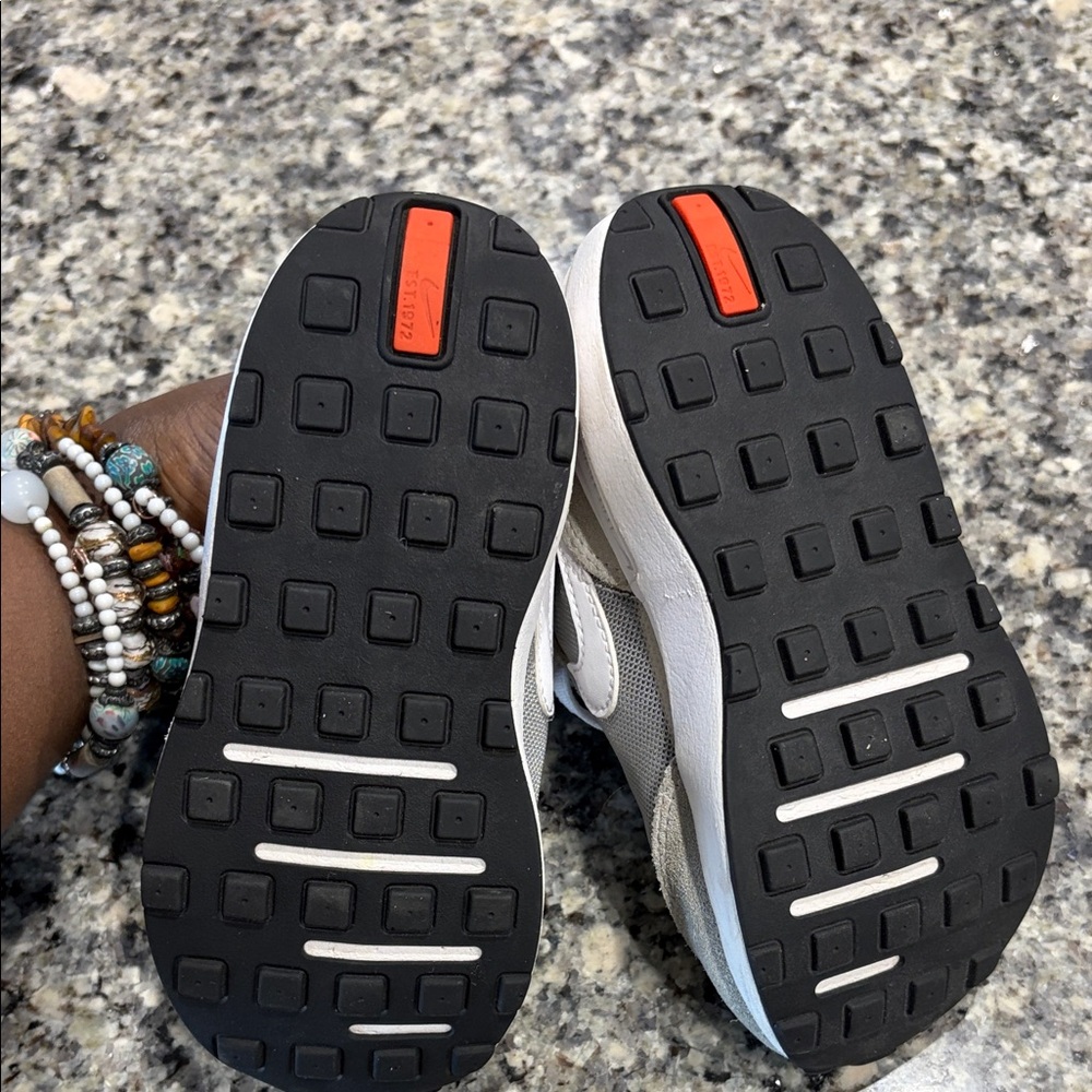 Nike Kids Black and Gray Sneakers - Picture 5 of 11